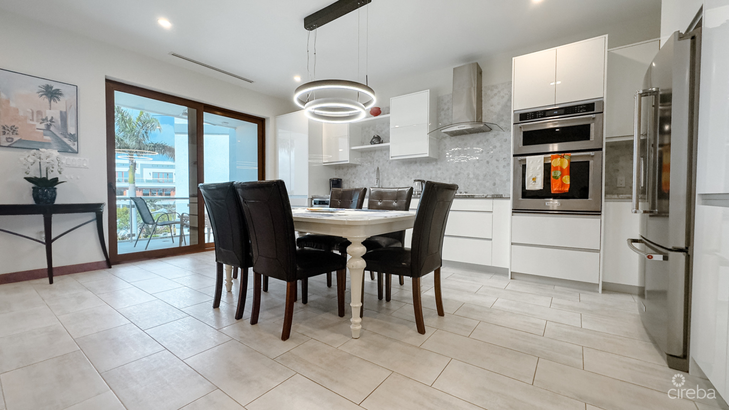 Arvia Canal Front 3Bed