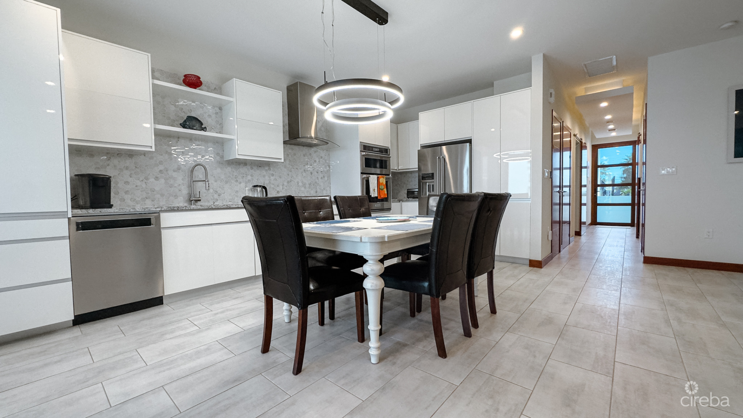 Arvia Canal Front 3Bed