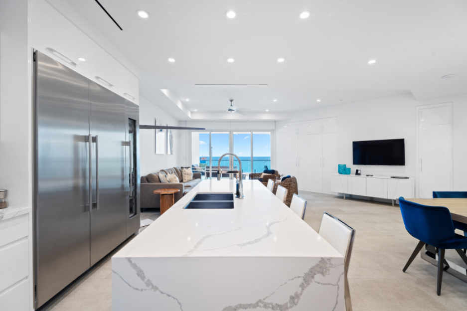 Rum Point Club 305 - 1