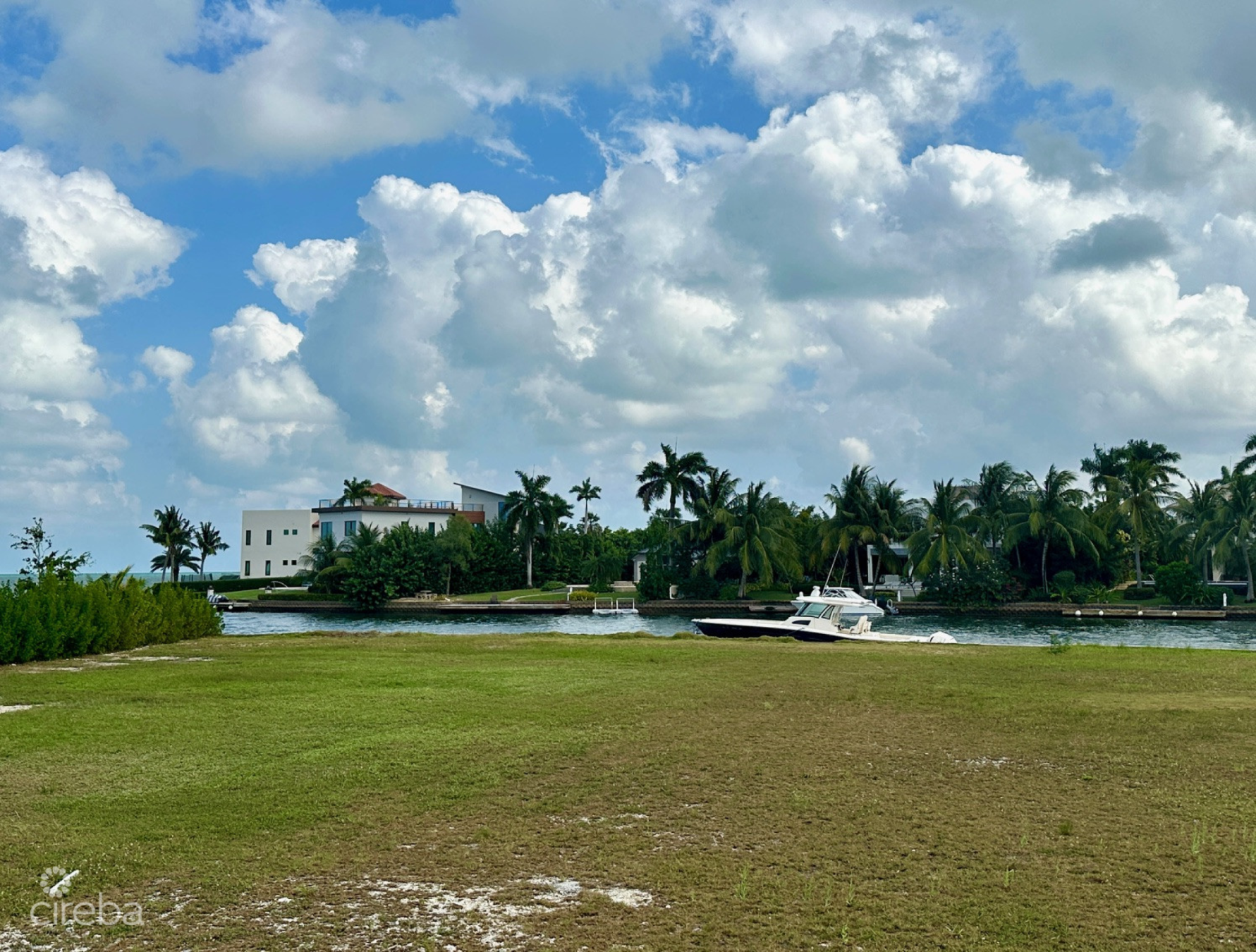 Harbour Reach Canal Front