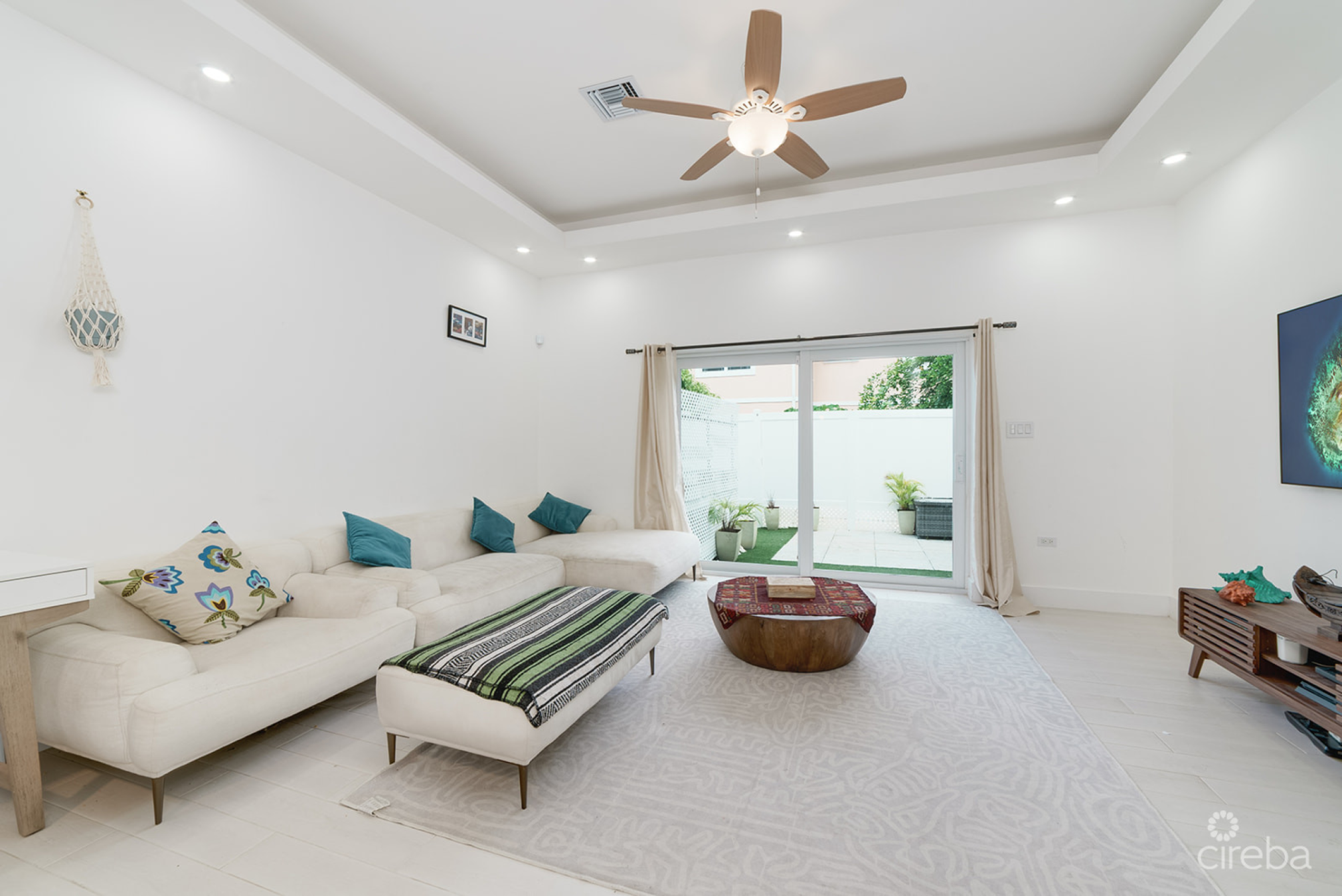 Mantras 2 Bedroom Townhome South Sound