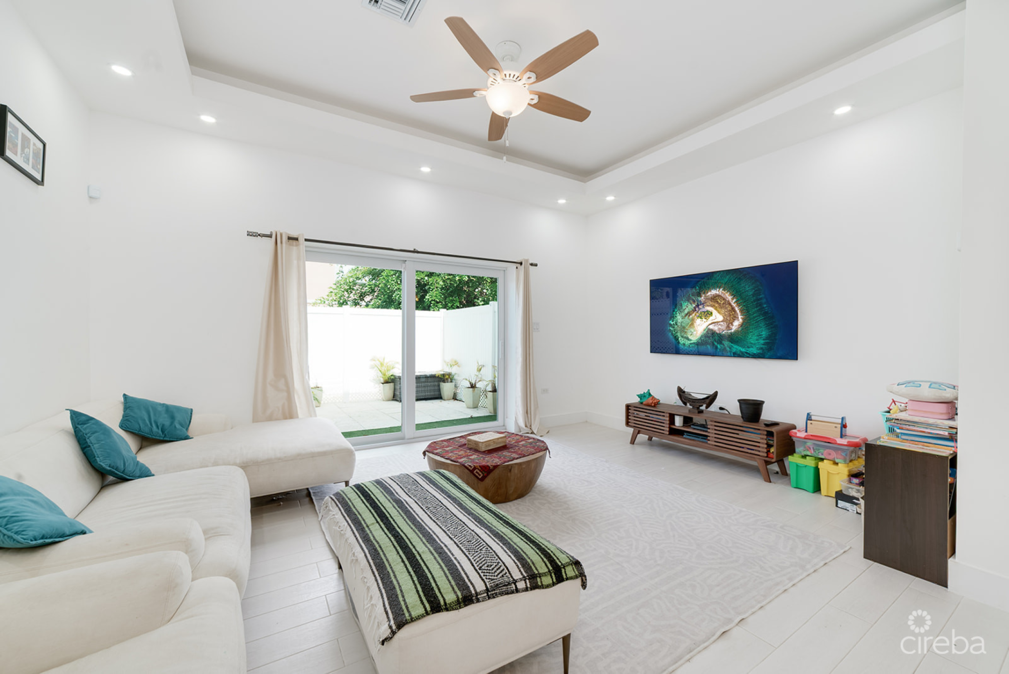 Mantras 2 Bedroom Townhome South Sound