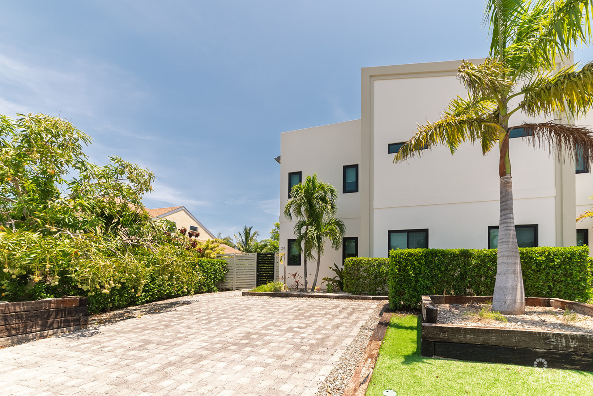 Nusa Villas Beautiful Home With Pool