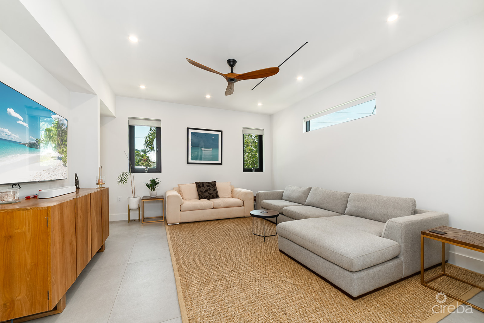 Nusa Villas Beautiful Home With Pool