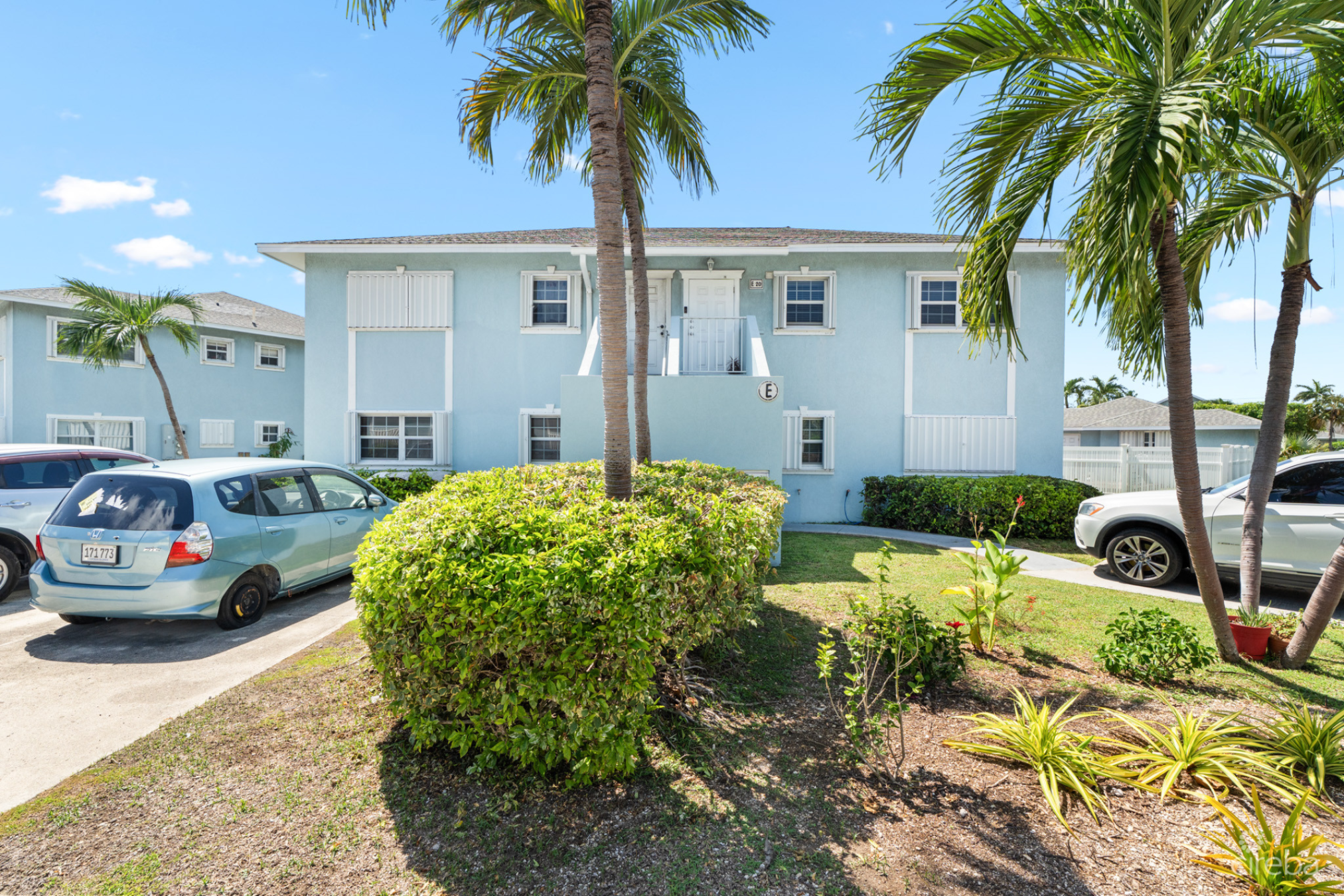 Updated 2-Bedroom Condo In Silver Oaks, George Town!