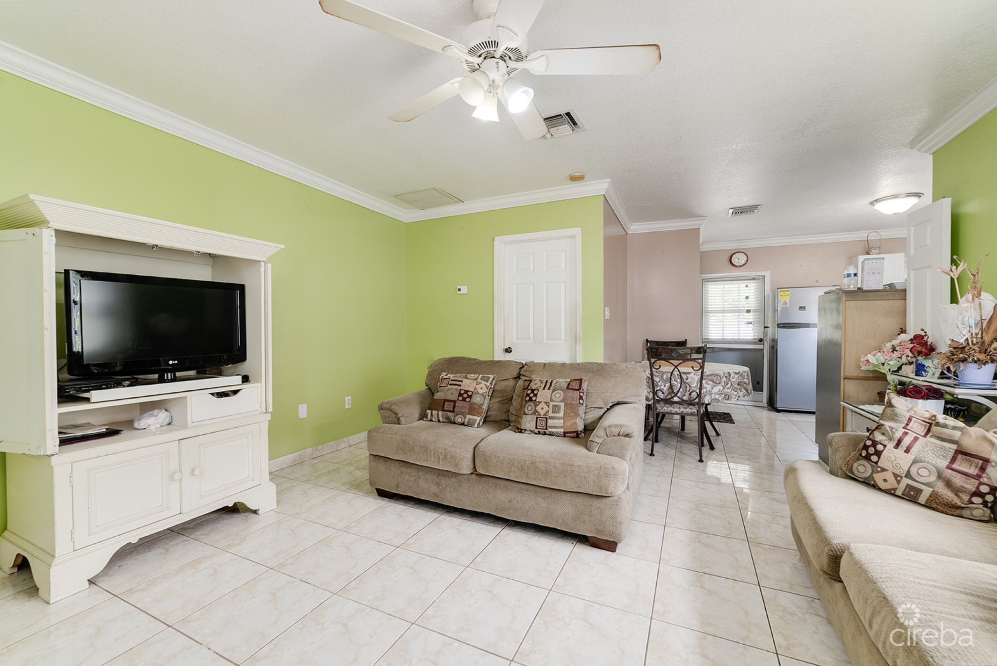 Tropical Mews 2 Bed Home