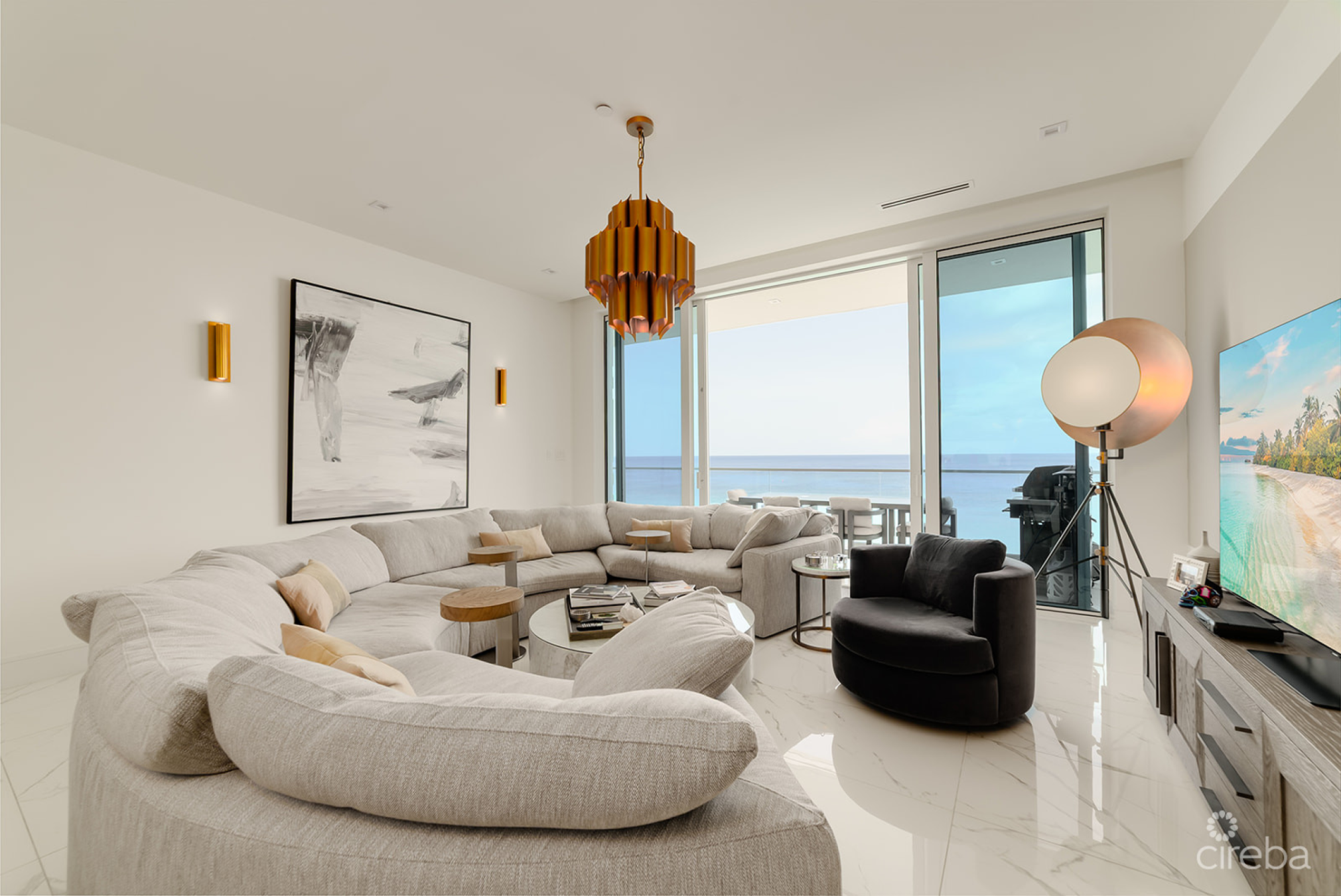 Fin- Chic 4 Bed W Den Condo