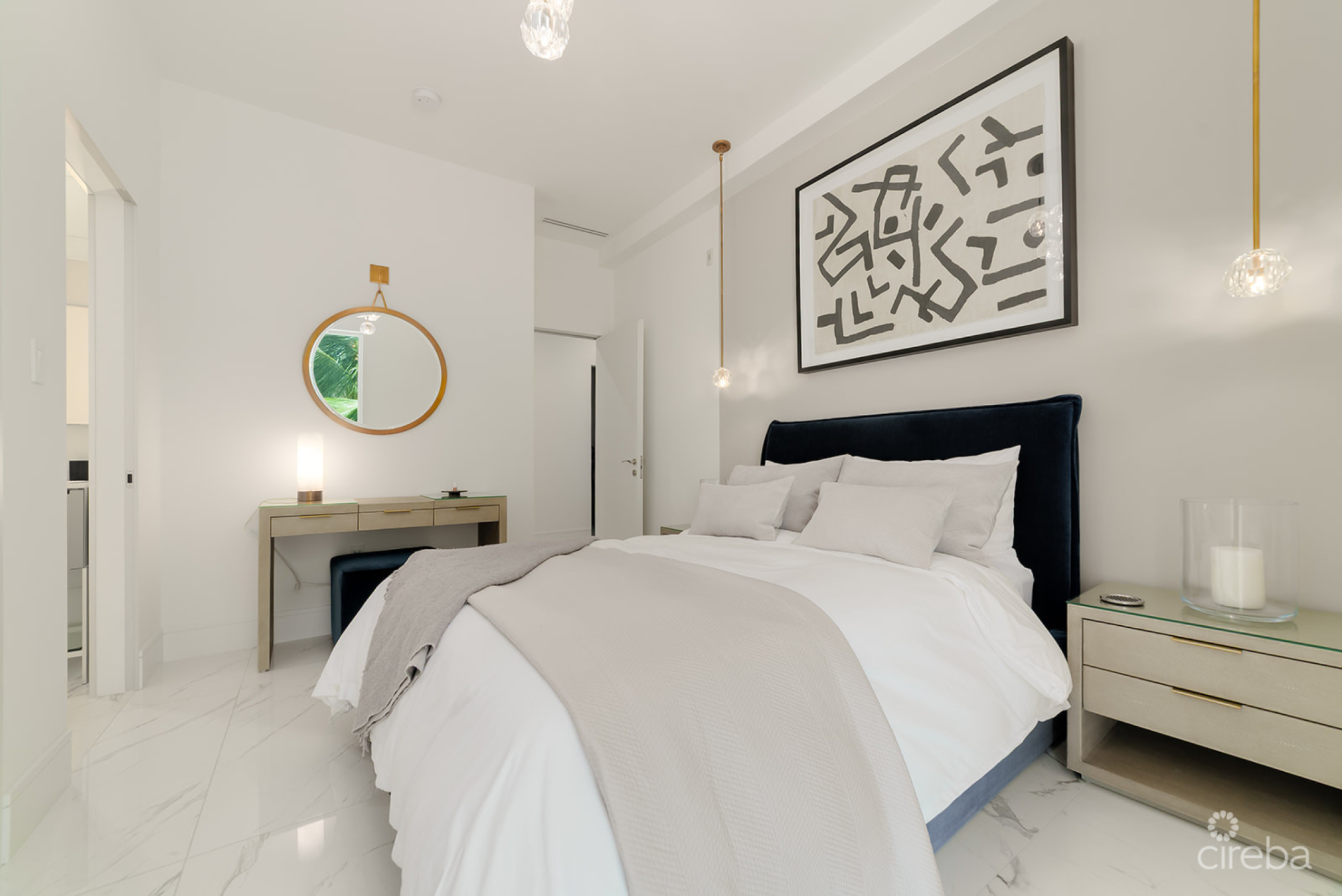 Fin- Chic 4 Bed W Den Condo