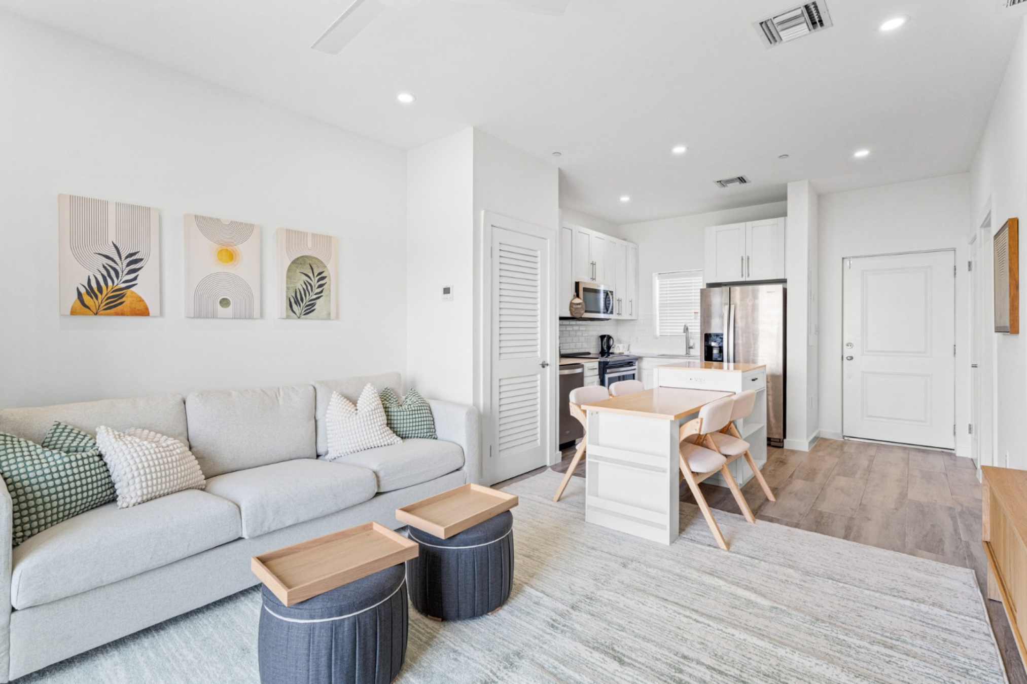 Stunning 2-Bed At 19 North With A Lake View
