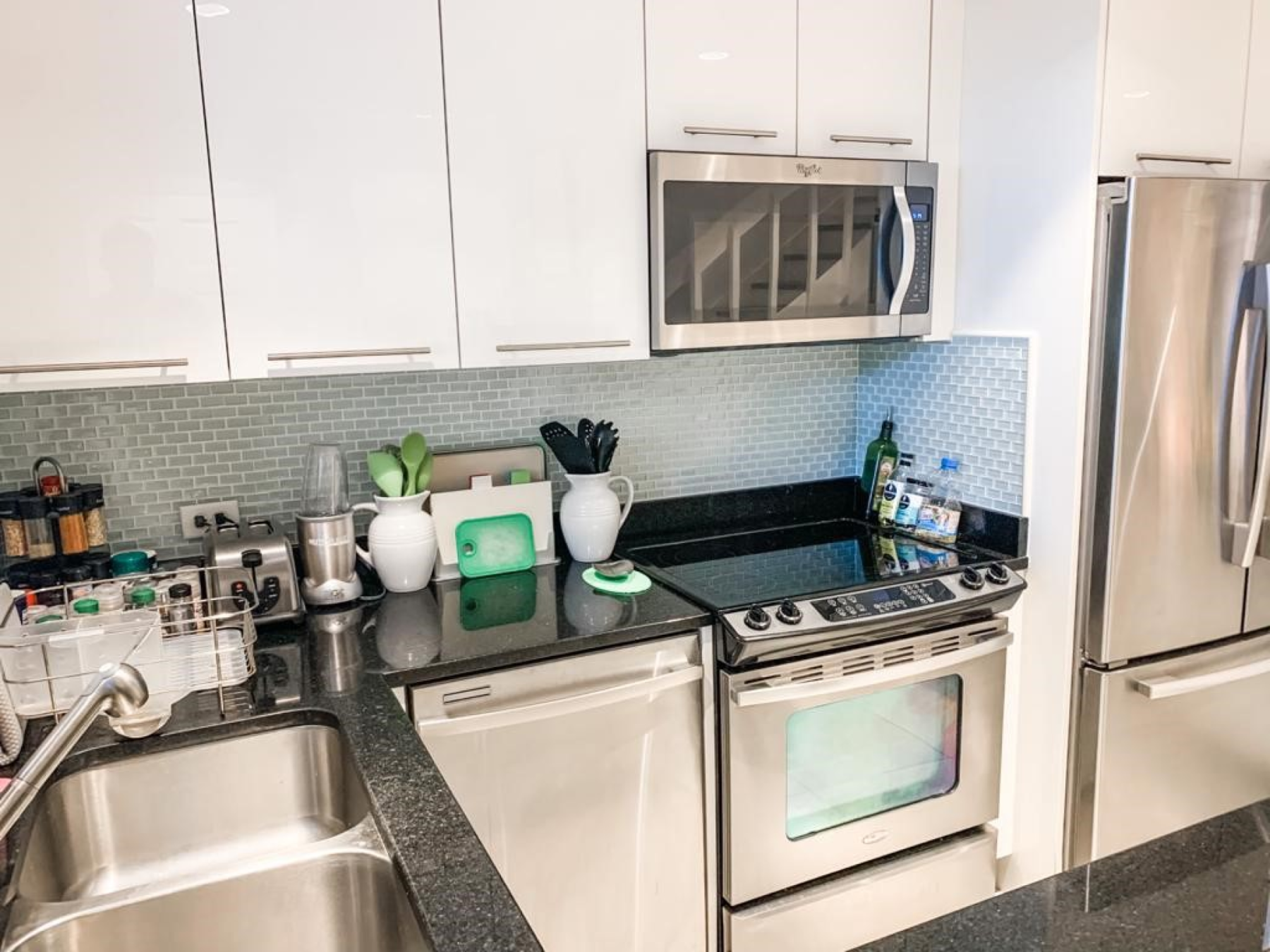 Available Now:  2 Bed Ocean View Condo - South Sound
