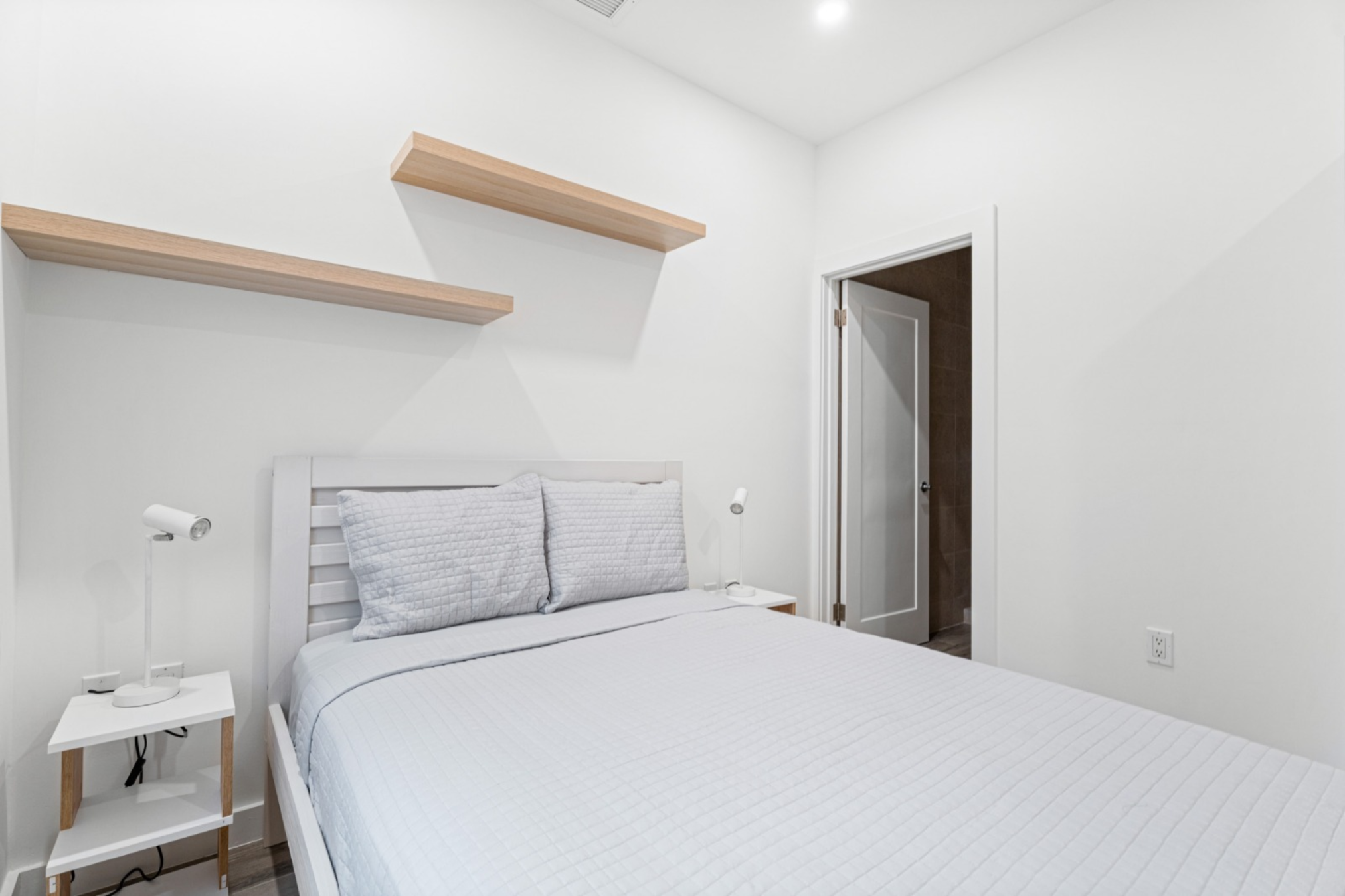 Stunning 2-Bed At 19 North With A Lake View