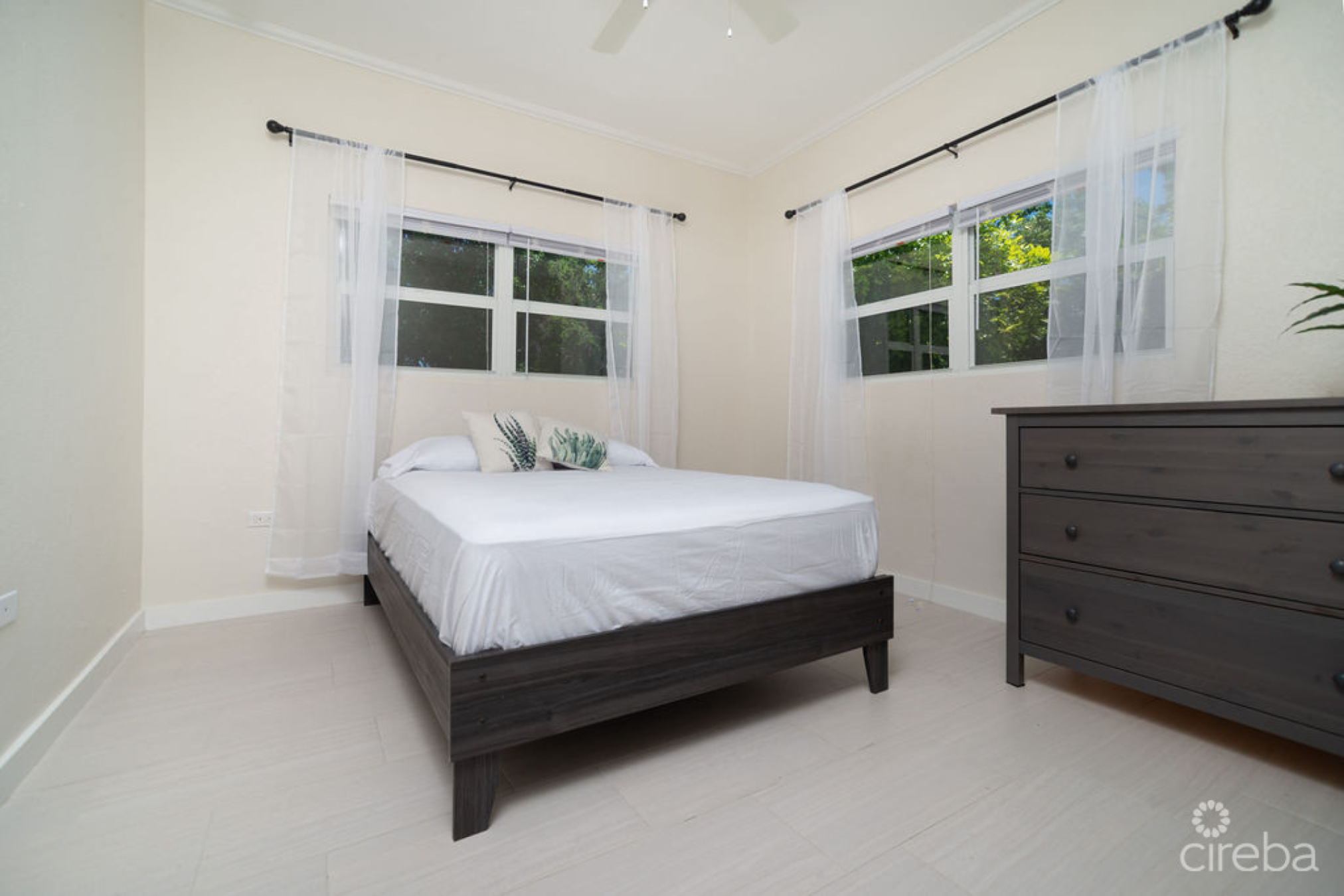 Beautifully Renovated 3Bed Home With Den + Income Producing 1 Bed Apartment