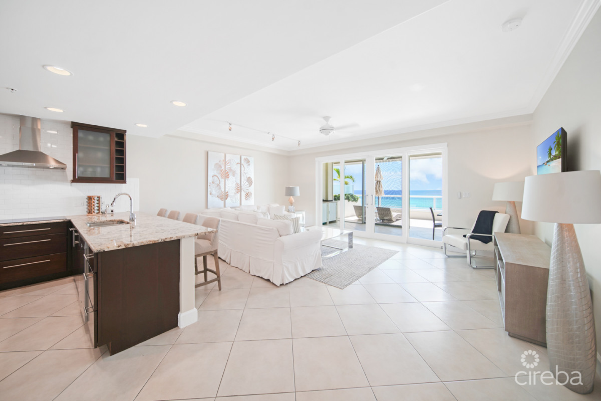 South Bay Beach Club, 3Br Condo With  Parking Space