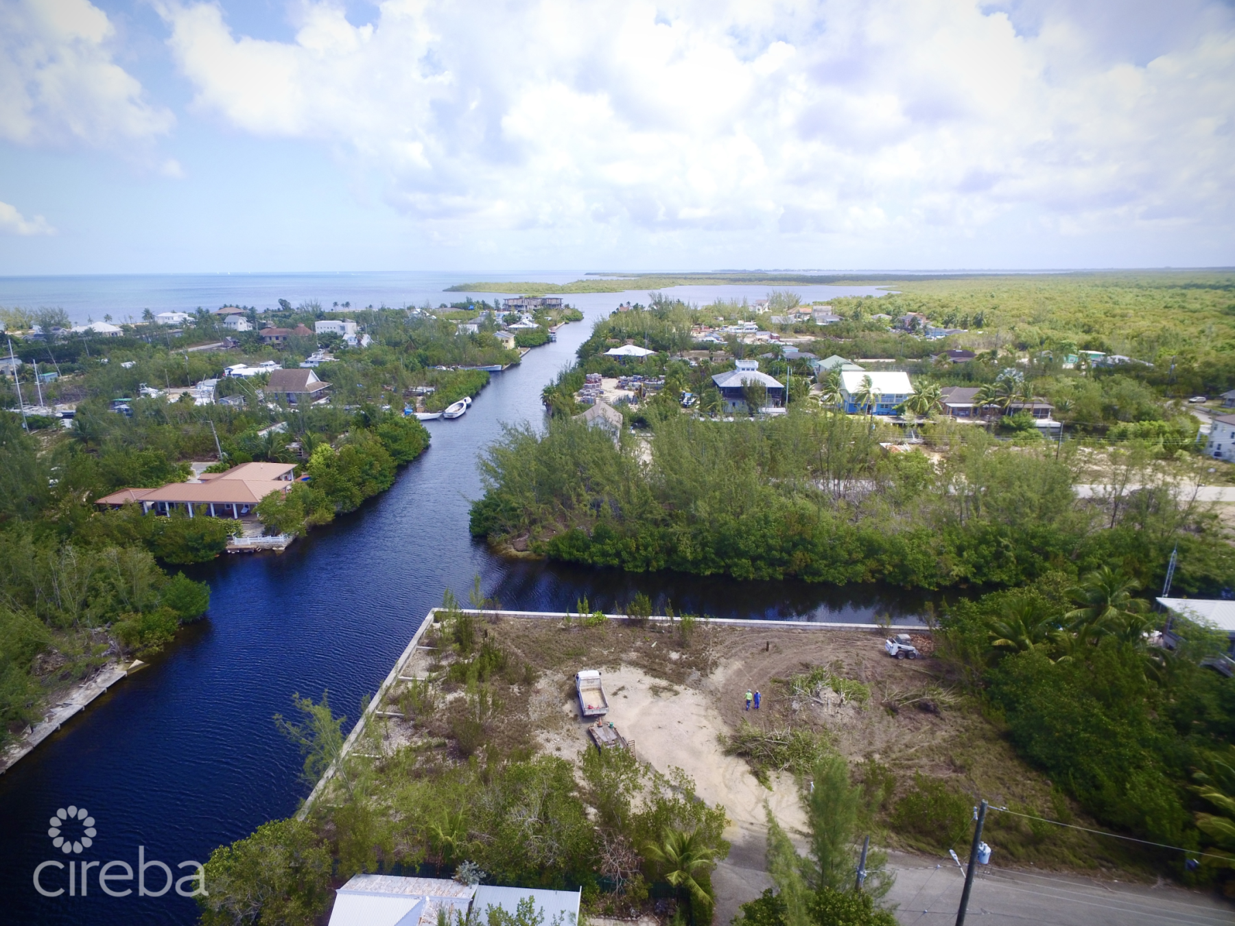 Canal Corner Lot - Filled With Seawall