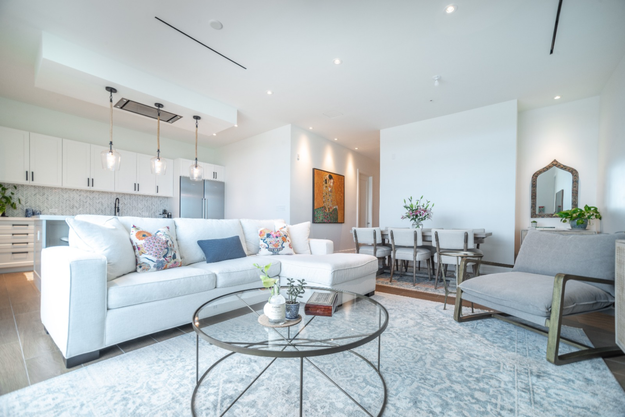 Available Now: Modern 3-Bedroom Condo In Olea