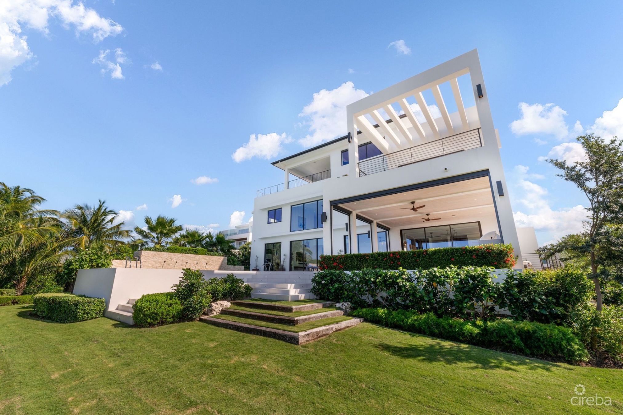 60 Lalique Peninsula Quay - Laid-Back Luxury Family Home In Crystal Harbour