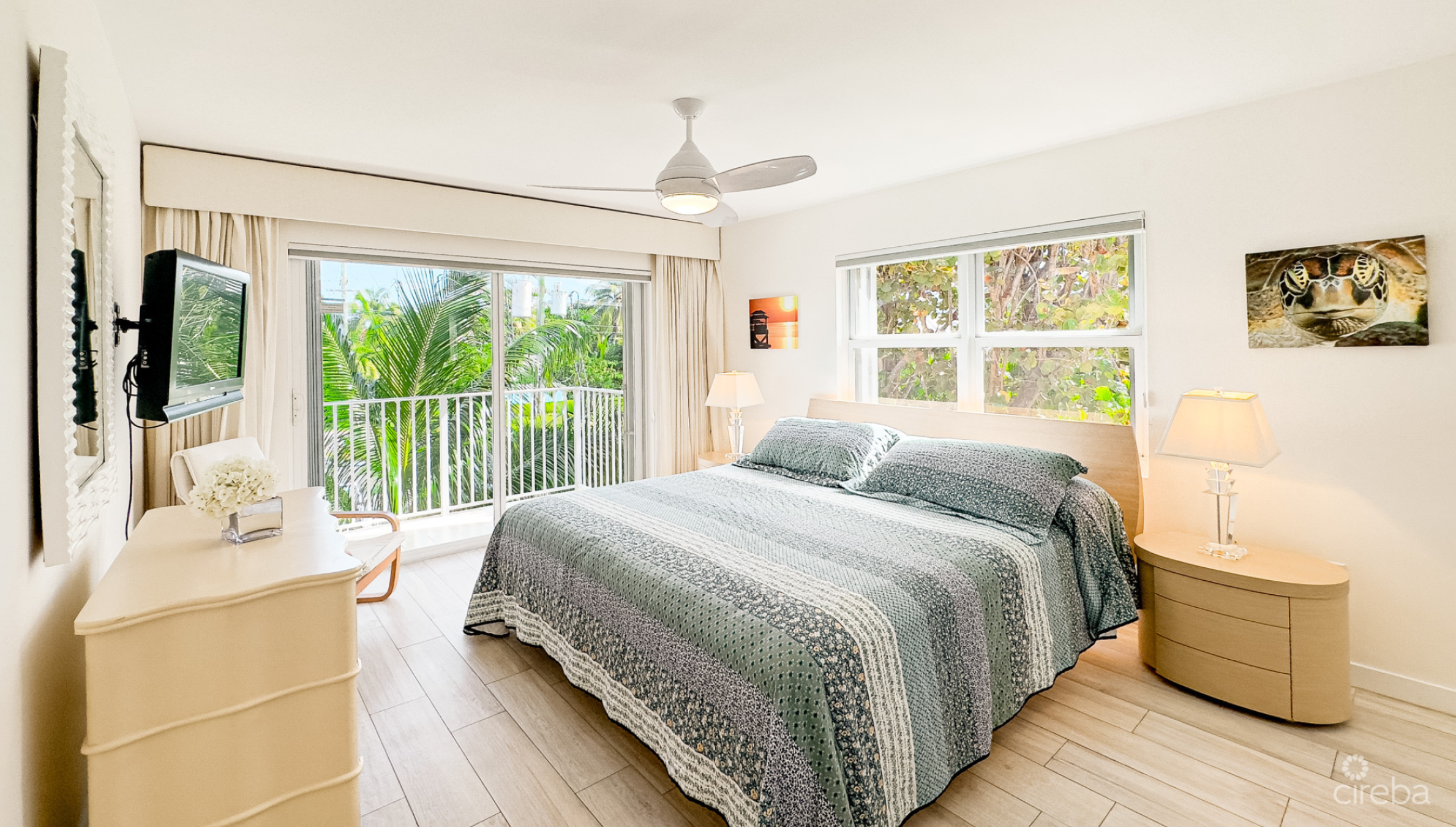 Aqua Bay Club | End Unit 2 Bed , Seven Mile Beach