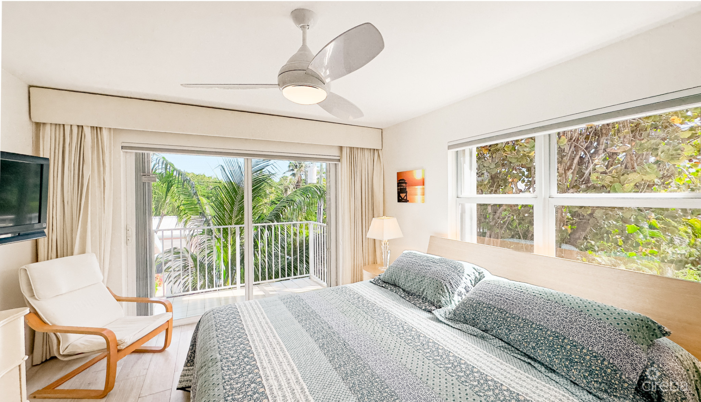 Aqua Bay Club | End Unit 2 Bed , Seven Mile Beach