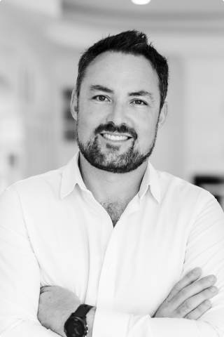 Daniel Bond
